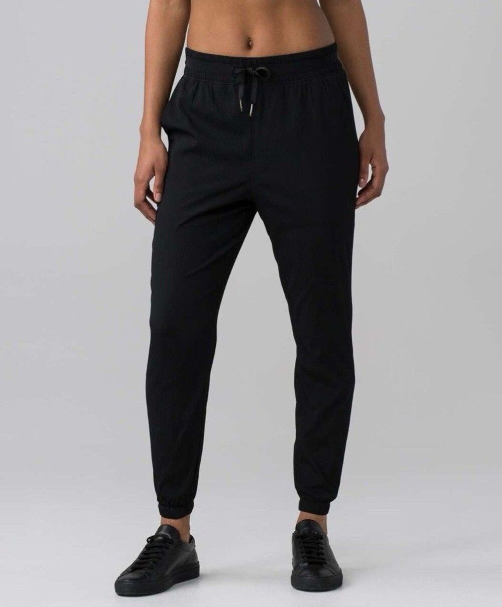 Lululemon Women's In-Depth Jogger Lightweight Athleisure Gauzy Size 4 Black